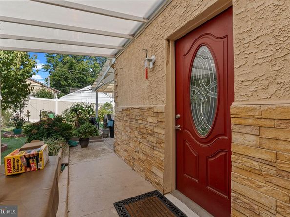 813 Piermont Street, Philadelphia PA 19116