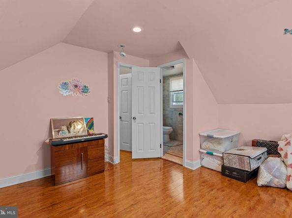 813 Piermont Street, Philadelphia PA 19116