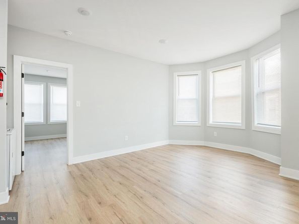 2914 W Oxford Street, Philadelphia PA 19121