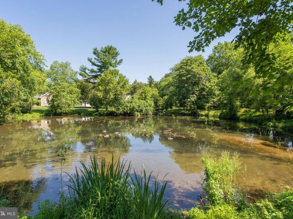 275 Old Forge Crossing, Devon PA 19333