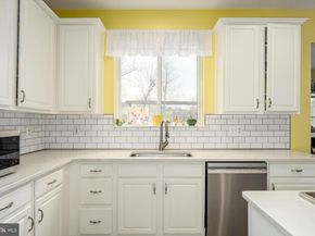 13082 Park Crescent Circle, Herndon VA 20171