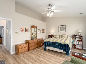 13082 Park Crescent Circle, Herndon VA 20171