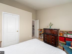 13082 Park Crescent Circle, Herndon VA 20171