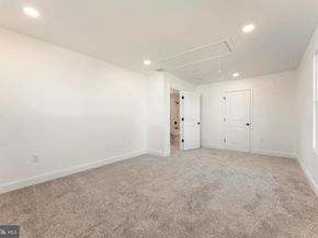 43 Petunia Road, Levittown PA 19056