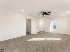 43 Petunia Road, Levittown PA 19056