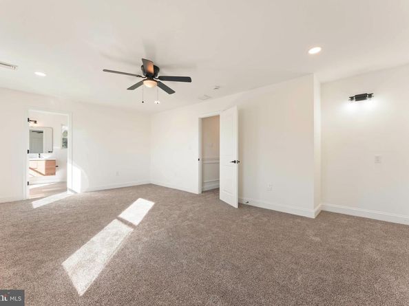 43 Petunia Road, Levittown PA 19056