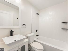 43 Petunia Road, Levittown PA 19056