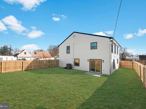 43 Petunia Road, Levittown PA 19056