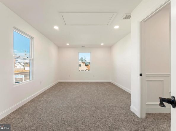 43 Petunia Road, Levittown PA 19056