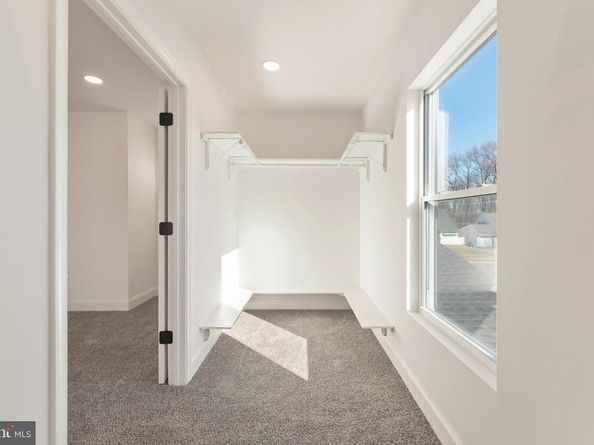 43 Petunia Road, Levittown PA 19056