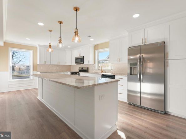 43 Petunia Road, Levittown PA 19056