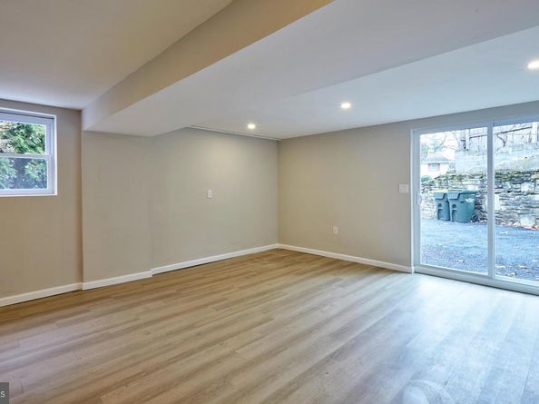 42 Russell Road, Willow Grove PA 19090