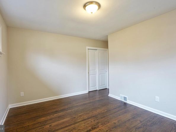 42 Russell Road, Willow Grove PA 19090