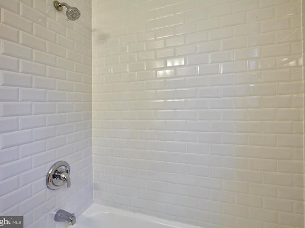 42 Russell Road, Willow Grove PA 19090