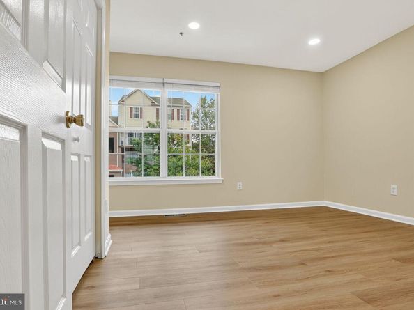 2492 Quick Street 103, Herndon VA 20171