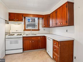 520 Overlook Road, Philadelphia PA 19128