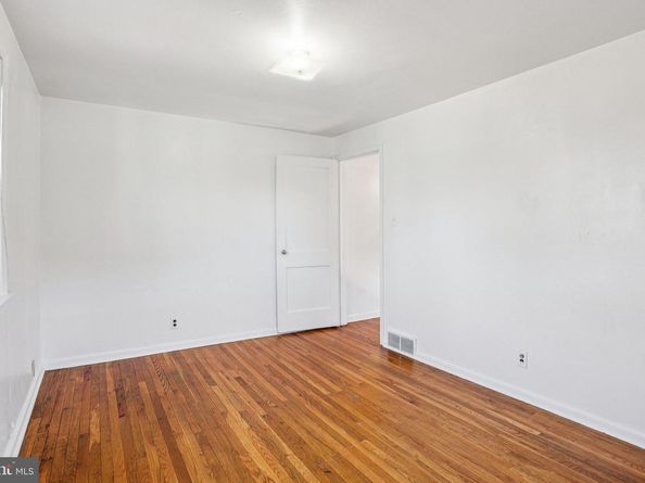 520 Overlook Road, Philadelphia PA 19128