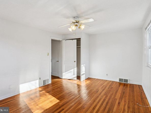 520 Overlook Road, Philadelphia PA 19128