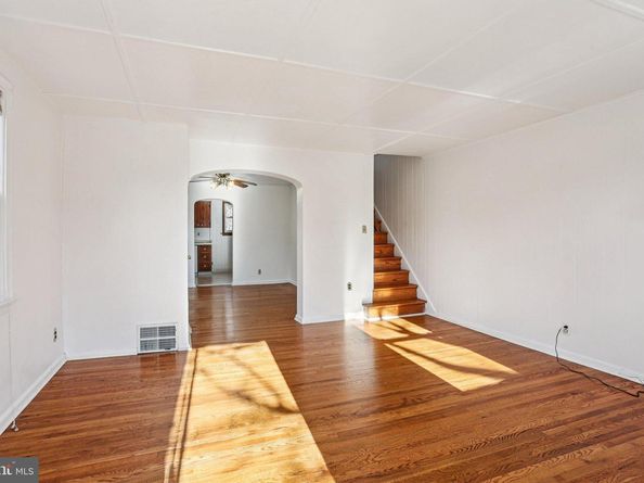 520 Overlook Road, Philadelphia PA 19128