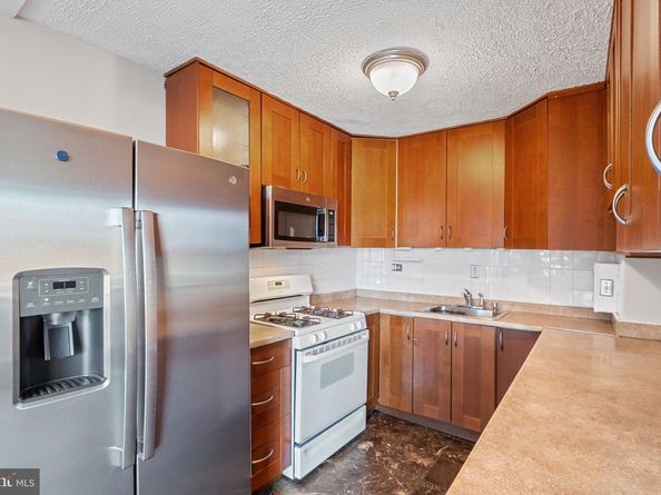 431 N Armistead Street 211, Alexandria VA 22312