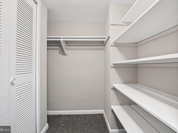 431 N Armistead Street 211, Alexandria VA 22312