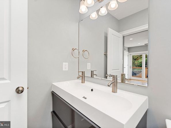 1423 Montello Avenue NE, Washington DC 20002