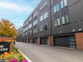 4586 Riverside Way, Philadelphia PA 19127