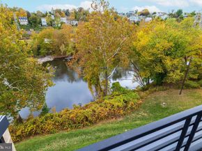 4586 Riverside Way, Philadelphia PA 19127