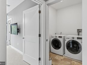 4586 Riverside Way, Philadelphia PA 19127