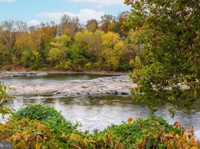 4586 Riverside Way, Philadelphia PA 19127