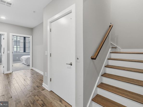 4586 Riverside Way, Philadelphia PA 19127