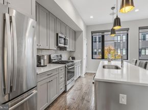 4586 Riverside Way, Philadelphia PA 19127