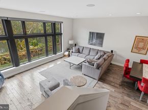 4586 Riverside Way, Philadelphia PA 19127