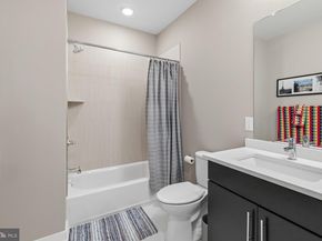 4586 Riverside Way, Philadelphia PA 19127