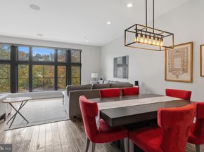 4586 Riverside Way, Philadelphia PA 19127