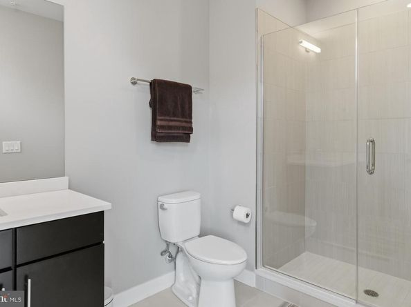 4586 Riverside Way, Philadelphia PA 19127