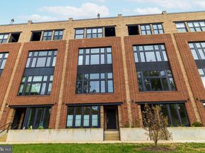 4586 Riverside Way, Philadelphia PA 19127