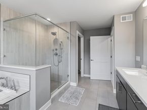 4586 Riverside Way, Philadelphia PA 19127