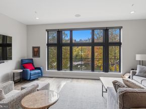 4586 Riverside Way, Philadelphia PA 19127