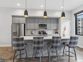 4586 Riverside Way, Philadelphia PA 19127