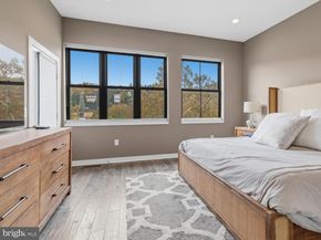 4586 Riverside Way, Philadelphia PA 19127