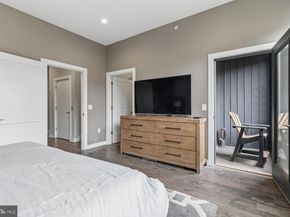 4586 Riverside Way, Philadelphia PA 19127