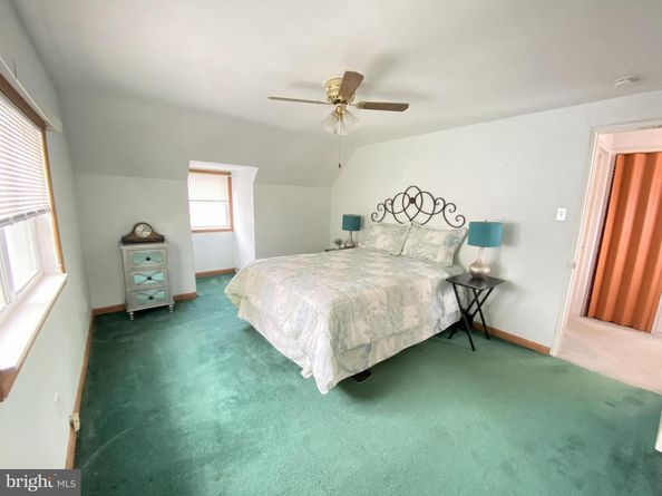 880 Quaint Street, Secane PA 19018