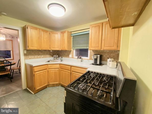 880 Quaint Street, Secane PA 19018