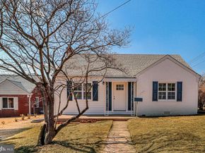 2020 S Pollard Street, Arlington VA 22204