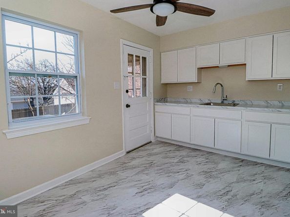 2020 S Pollard Street, Arlington VA 22204