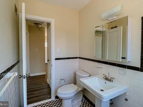 2020 S Pollard Street, Arlington VA 22204