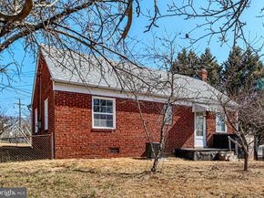 2020 S Pollard Street, Arlington VA 22204