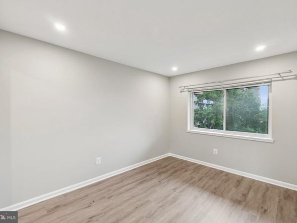 3437 Summit Court NE 3437, Washington DC 20018