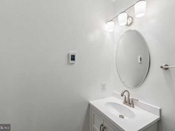 3437 Summit Court NE 3437, Washington DC 20018